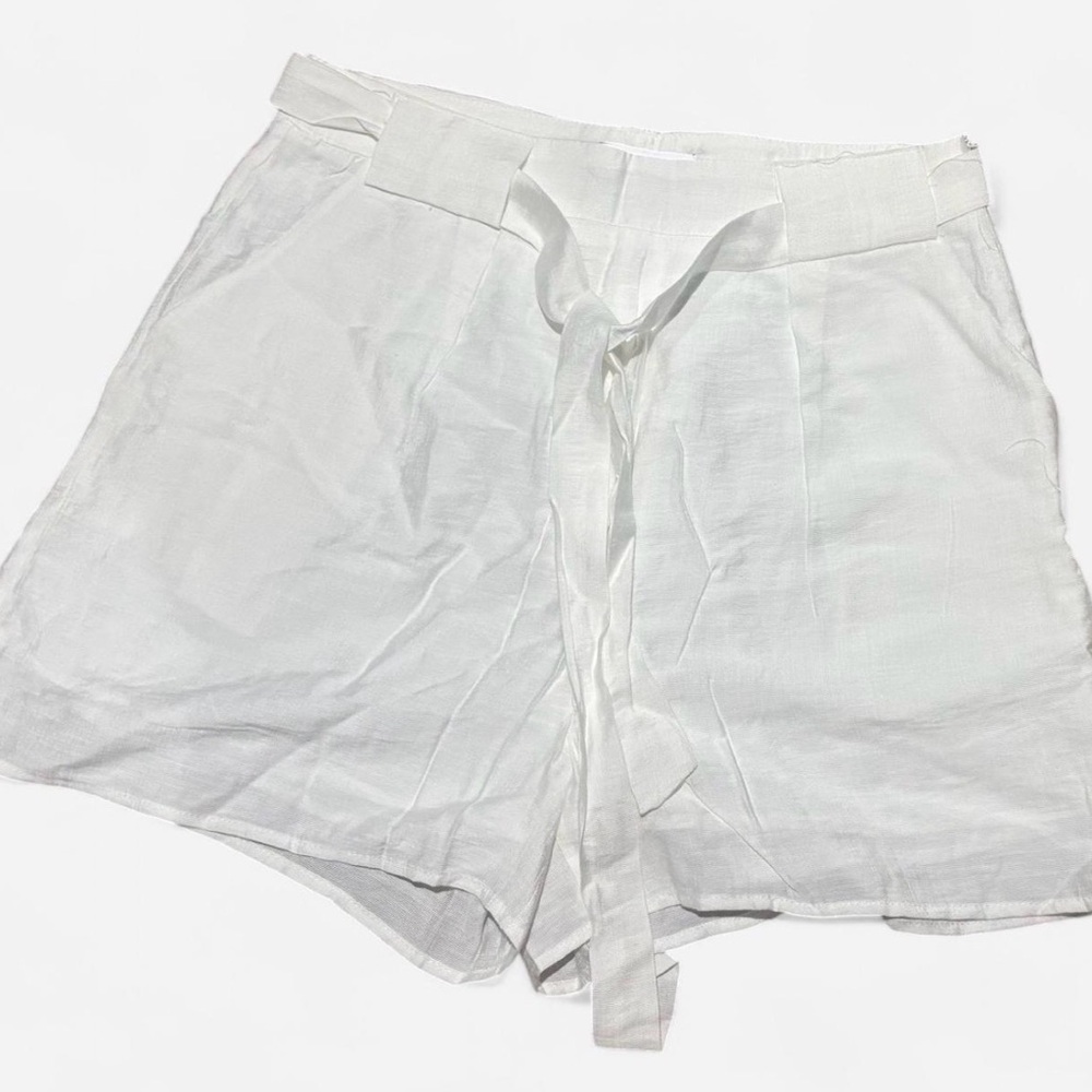 High Waist White Casual Shorts with Elastic Waistband